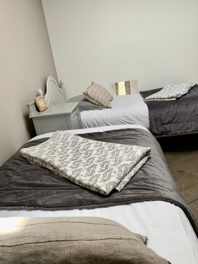 Suite Familiale- Deux Chambres Saint-Meme-les-Carrieres Exterior foto